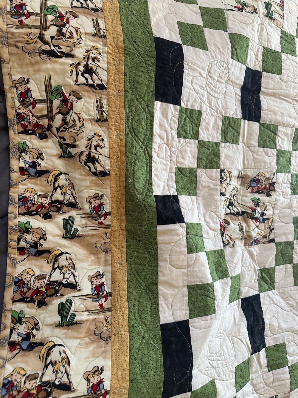 Green and White Western Patchwork Quilt with Cowboy Motif handmade - Picture 2 of 9